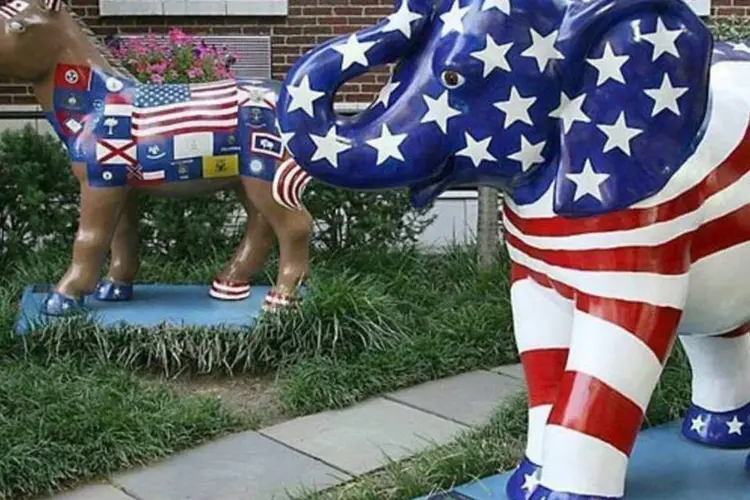 
	Burro, s&iacute;mbolo do partido Democrata, e elefante, dos Republicanos
 (Karen Bleier/AFP)