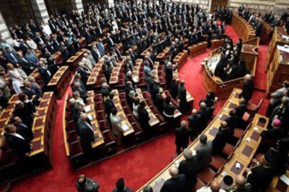 Grécia apresenta ao Parlamento acordo com credores