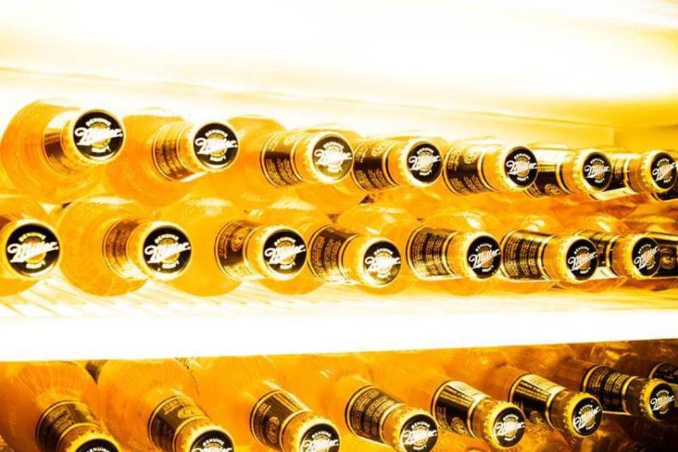 Cerveja Miller, vendida no Brasil por parceria entre a SABMIller e a Cervejaria Petrópolis, passará para Molson Coors (Divulgação/Facebook oficial)