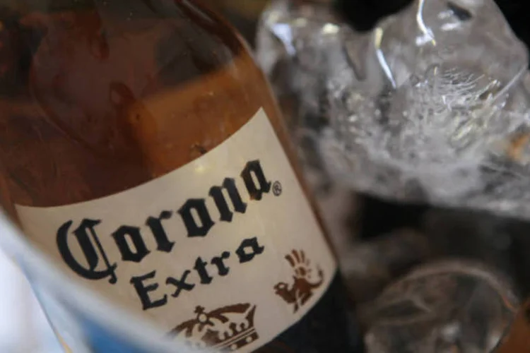 
	Cerveja Corona: a AB InBev vender&aacute; a cervejaria Piedras Negras no M&eacute;xico e garantir&aacute; &agrave; Constellation direitos perp&eacute;tuos para as marcas Corona e Modelonos EUA
 (REUTERS/Victor Ruiz Garcia)