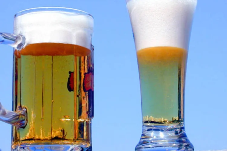 
	Copos de cerveja: um total de 196 pessoas foram hospitalizadas ap&oacute;s ingerir a bebida durante os &uacute;ltimos dias
 (Denis Slogar / Stock.Xchange)