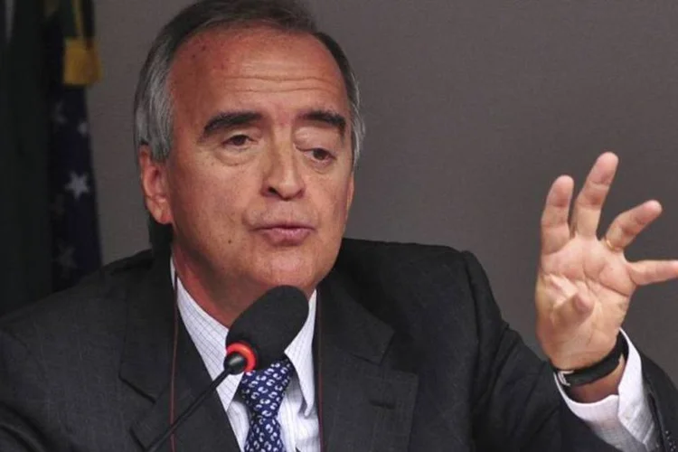 
	Nestor Cerver&oacute;: a difus&atilde;o vermelha &eacute; o index dos mais procurados do mundo. A Interpol &eacute; uma rede policial com conex&atilde;o em quase 200 pa&iacute;ses
 (Antonio Cruz/Agência Brasil)