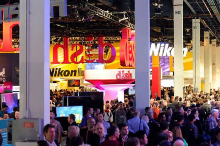 
	Visitantes na Consumer Electronics Show: a feira promoveu tr&ecirc;s pain&eacute;is sobre o tema que v&atilde;o desde &quot;O sexo nunca envelhece&quot; a &quot;O sexo em tempos digitais&quot;
 (David Becker/AFP)