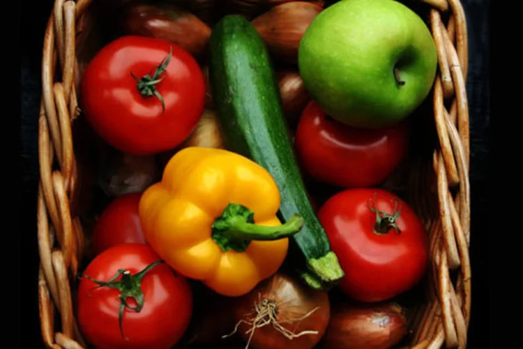 Cesta de vegetais (vannmarie / Stock Xchng)