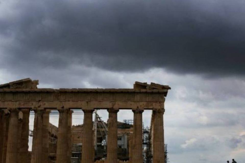 Orçamento grego prevê recessão mais profunda e déficit maior