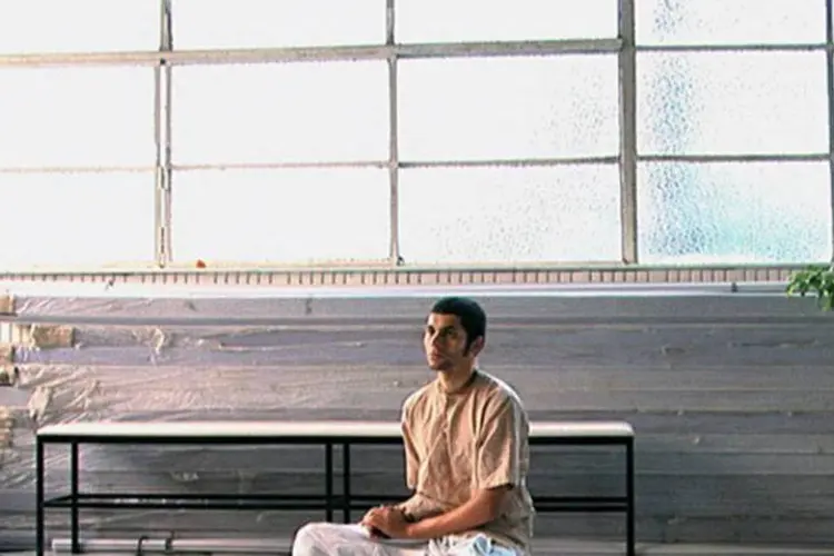 Murari Krishna em cena de O Céu sobre os Ombros. O longa faz parte de uma linhagem de filmes que compõe uma poética dos afetos
 (Divulgação)
