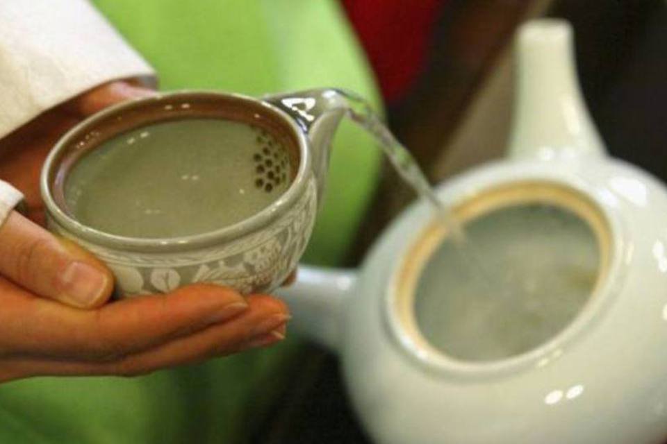 Mulheres que bebem chá verde têm risco menor de câncer