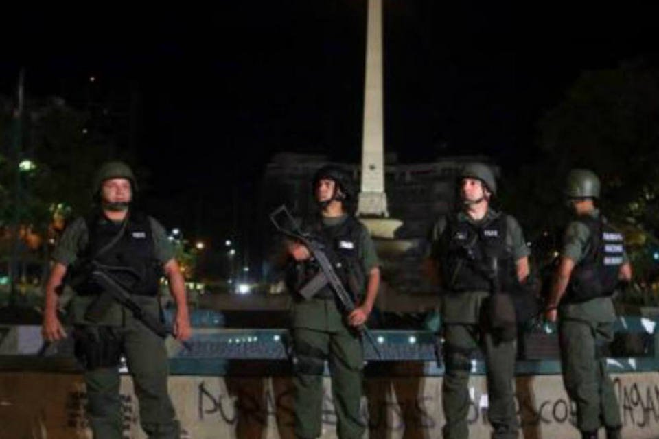 Maduro envia homens armados para cidade opositora de Chacao