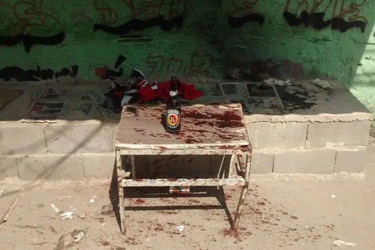 Foto da chacina de Acari, no Rio de Janeiro: em comum em todos os casos, a suspeita de força desproporcional contra civis, todos em comunidades carentes (Reprodução/Facebook/Jornal A Nova Democracia)