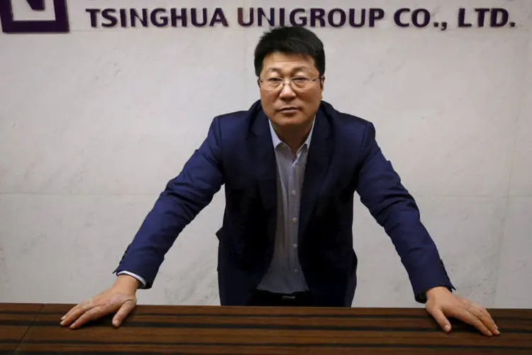 
	O chairman da Tsinghua Unigroup, Zhao Weiguo: ele disse que um acordo pode ser finalizado j&aacute; no fim deste m&ecirc;s
 (Kim Kyung-Hoon/REUTERS)