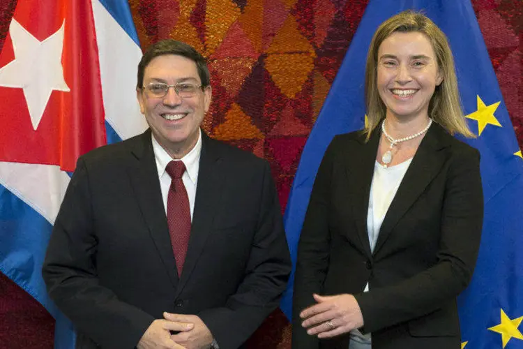 
	Chanceler cubano, Bruno Rodr&iacute;guez, &eacute; recebido em Bruxelas por Federica Mogherini, chefe da diplomacia comunit&aacute;ria da UE
 (REUTERS/John Thys/Pool)