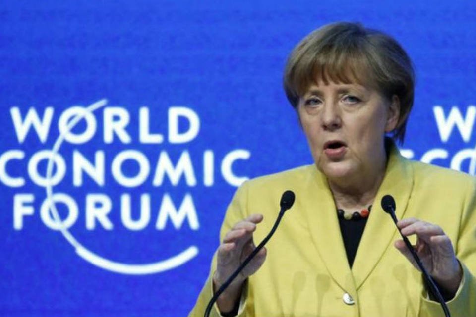 Para Merkel, BCE não deve desviar a Europa das reformas