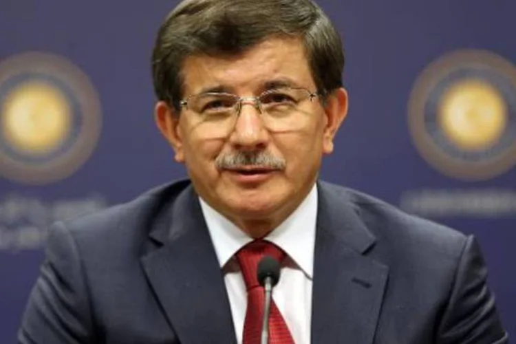 
	O chanceler da Turquia, Ahmet Davutoglu: o primeiro-ministro insistiu novamente que a Turquia n&atilde;o sabia a origem do jato quando o abateu
 (Adem Altan/AFP)