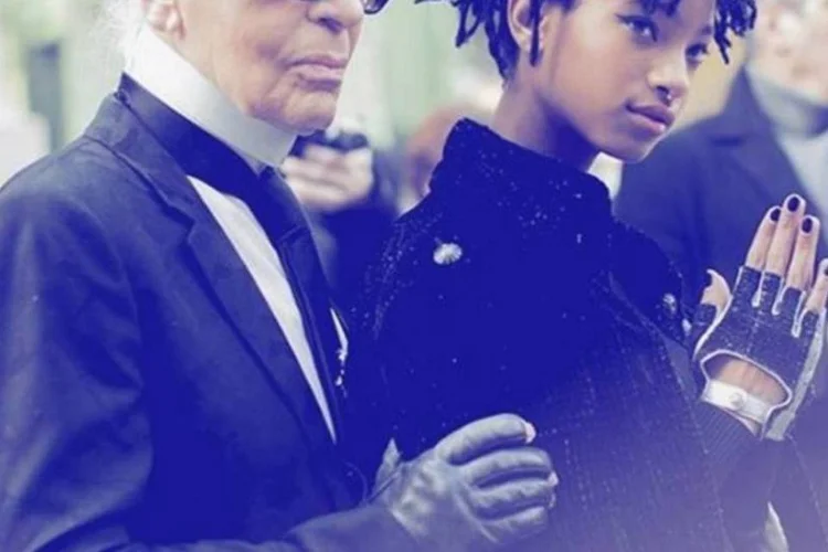 
	Karl Lagerfeld e Willow Smith: a Chanel anunciou a cantora e atriz, de 15 anos, como sua nova embaixadora
 (Reprodução/Instagram)