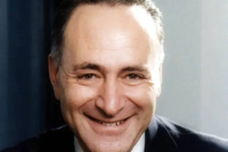 
	Charles Schumer, senador dos EUA: O presidente Putin est&aacute; se comportando como um valent&atilde;o da escola 
 (Wikimedia Commons)