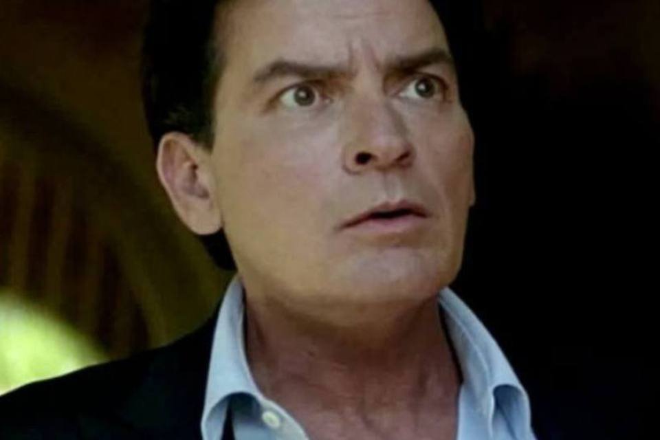 Nova série de Charlie Sheen bate recorde na TV paga