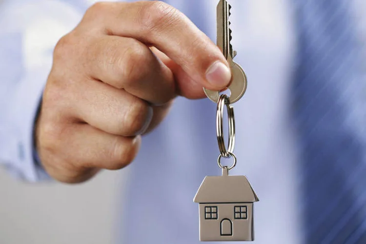 Casa própria: Interessados devem levar comprovantes de residência e renda  (BrianAJackson/Thinkstock)
