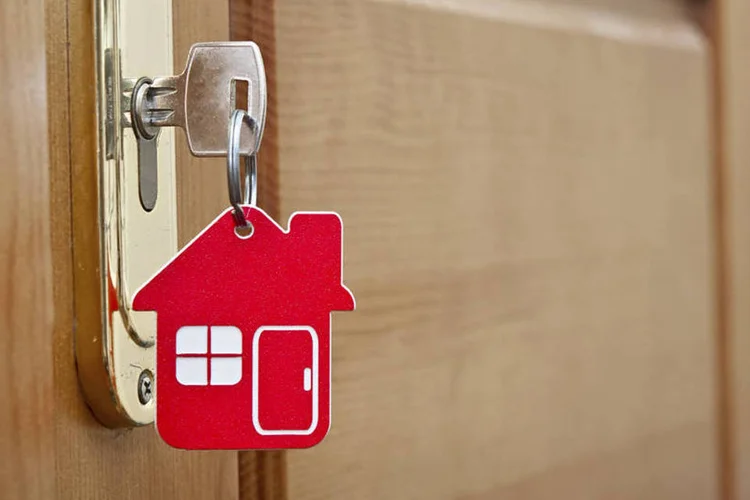 
	Chave com chaveiro de casa: Resale.com re&uacute;ne desde casas de praia de 140 mil reais a casas de luxo vendidas por 4 milh&otilde;es de reais
 (ThinkStock/inxti)