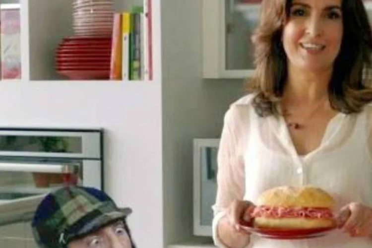 
	Chaves e F&aacute;tima Bernardes: comercial de sandu&iacute;che de presunto e piadas na internet originaram nova campanha da Seara nas redes sociais
 (Reprodução/Facebook)