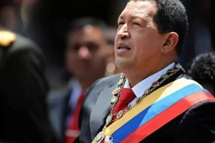 Chávez advertiu que se Washington apoiar "uma agressão armada", eu governo não venderá "uma gota de petróleo a mais" aos EUA (.)