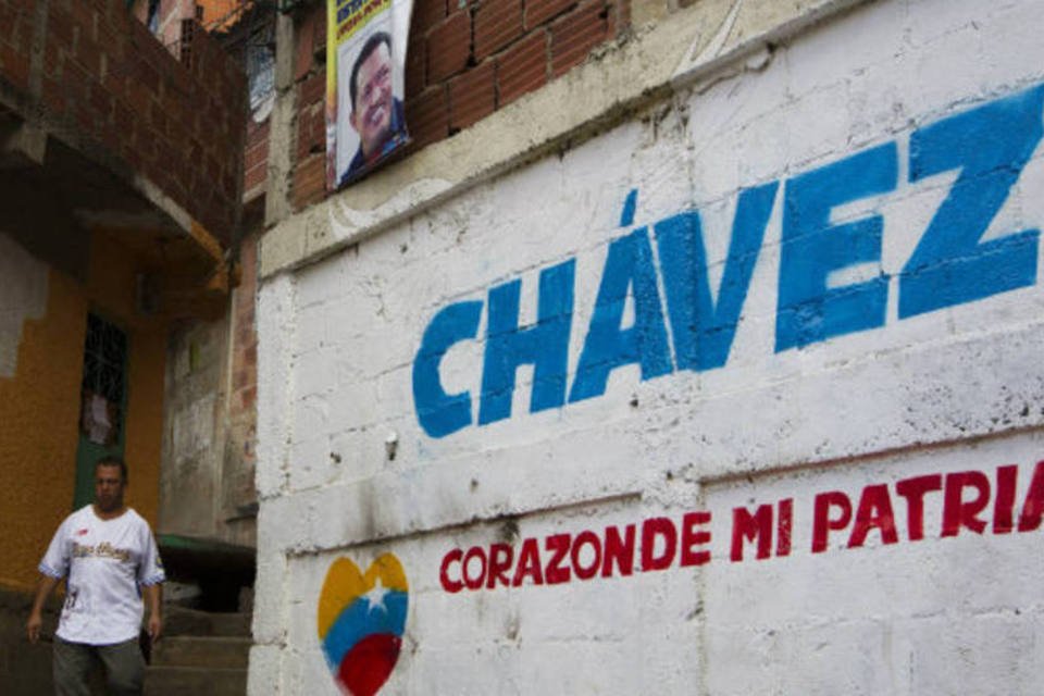 Venezuelanos prestam solidariedade a Chávez no twitter