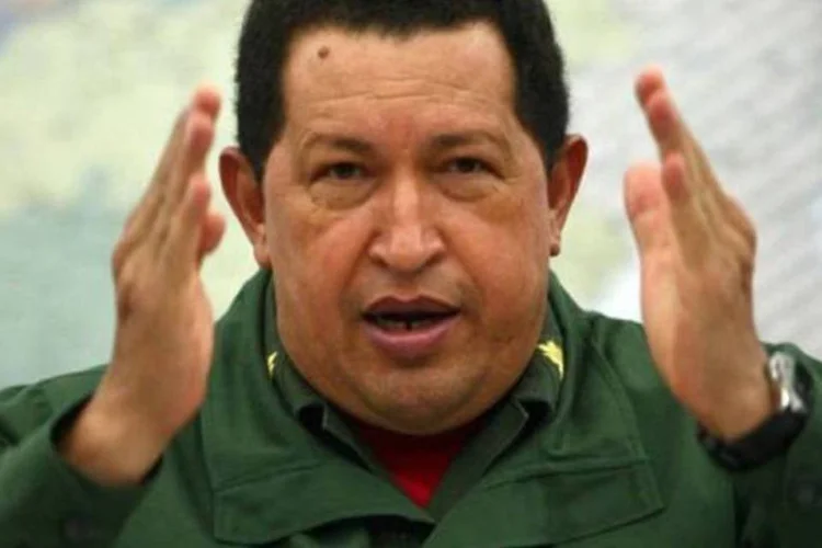 Chávez explicou que desde domingo sentia dor no joelho devido a uma velha lesão que tinha se agravado (Ho/AFP)