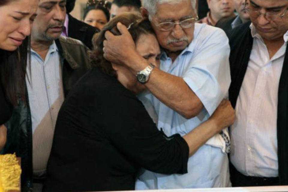 Família de Chávez investe contra Capriles