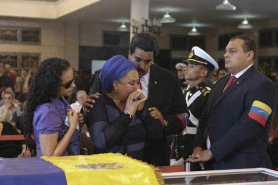 Visitação ao corpo de Chávez ficará aberta por mais 7 dias