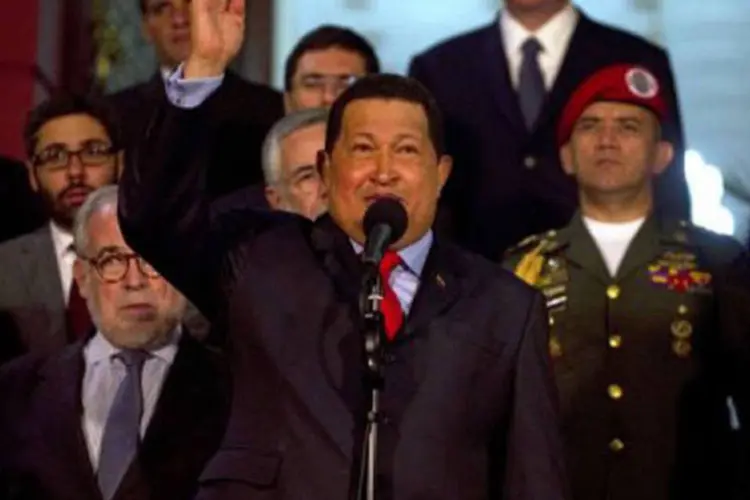 Hugo Chávez discursa diante da delegação do Brasil: a resolução de entrada foi impulsionada no dia 29 de junho, na última cúpula de presidentes do bloco (Juan Barreto/AFP)
