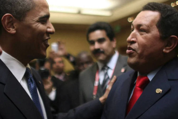 O presidente dos EUA Barack Obama e o presidente da Venezuela Hugo Chávez, morto nesta terça-feira, em foto de arquivo (REUTERS/Miraflores Palace)