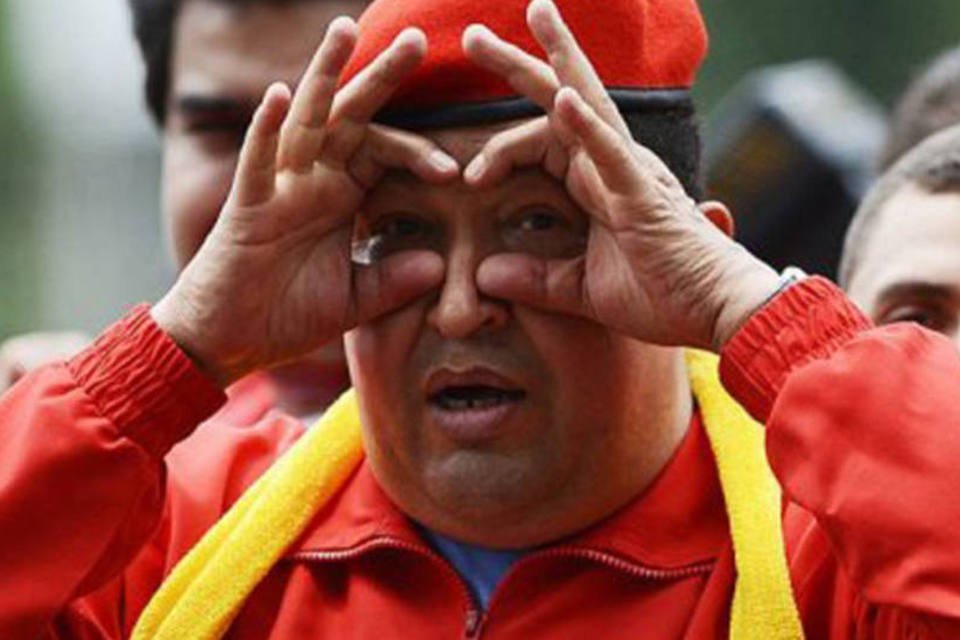 Chávez ordena a retirada de adidos militares do Paraguai
