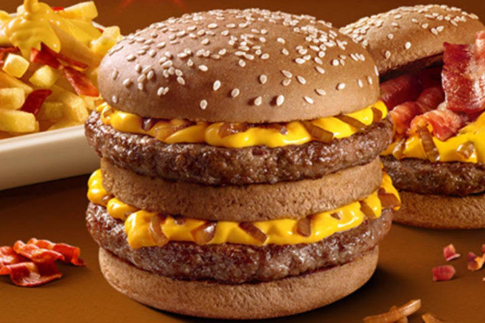 McDonald's promove 'festa do cheddar' com três novos lanches