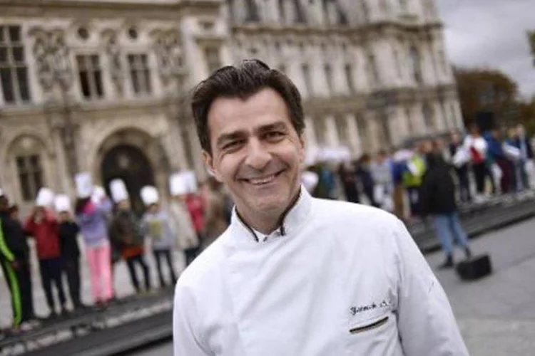 
	O chefe franc&ecirc;s Yannick Alleno: entre os chefs que assinaram a carta est&atilde;o cozinheiros como Yannick Alleno
 (Stéphane de Sakutin/AFP)