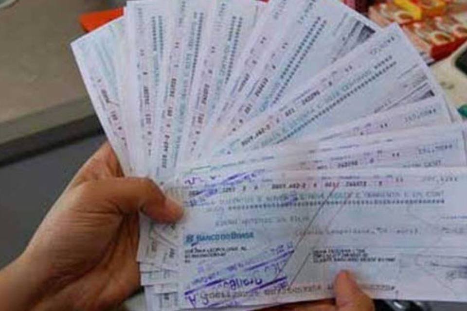 Volume de cheques devolvidos no país é o maior desde 2009