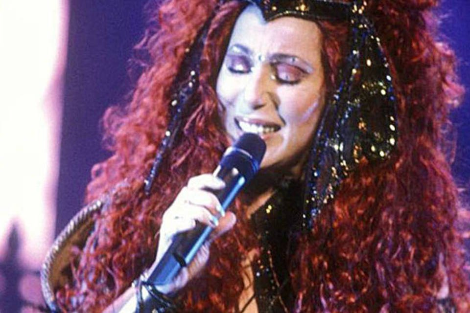 Cher diz que se guardou para primeiro álbum em 12 anos
