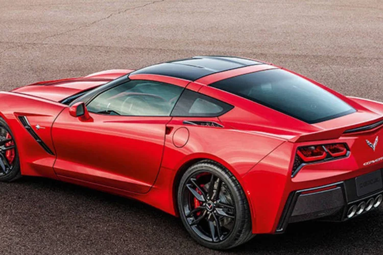 
	Chevrolet Corvette, um dos modelos alvo de recall: problema no airbag est&aacute; relacionado a pelo menos uma morte, segundo a GM
 (Divulgação/Chevrolet)