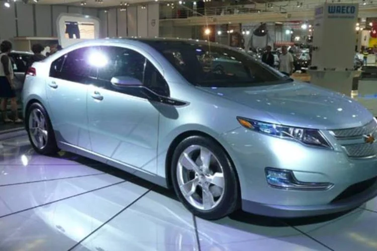 Primeiro carro elétrico da Chevrolet, o Volt  roda até 80 quilômetros apenas com eletricidade (OSX/Wikimedia Commons)