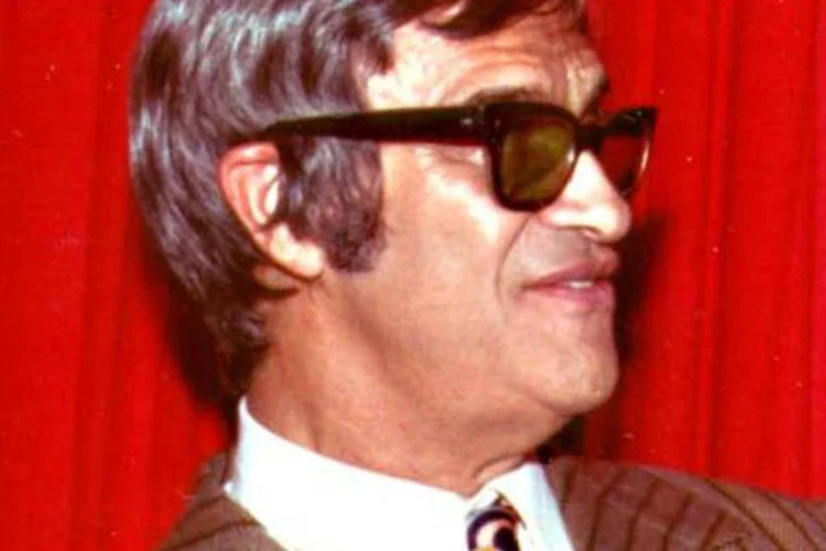 
	Chico Xavier: caber&aacute; ao filho adotivo de Chico, Eur&iacute;pedes Higino, organizar todo o patrim&ocirc;nio e executar as medidas de preserva&ccedil;&atilde;o e controle de tudo
 (Francis Pacherie/Wikimedia Commons)