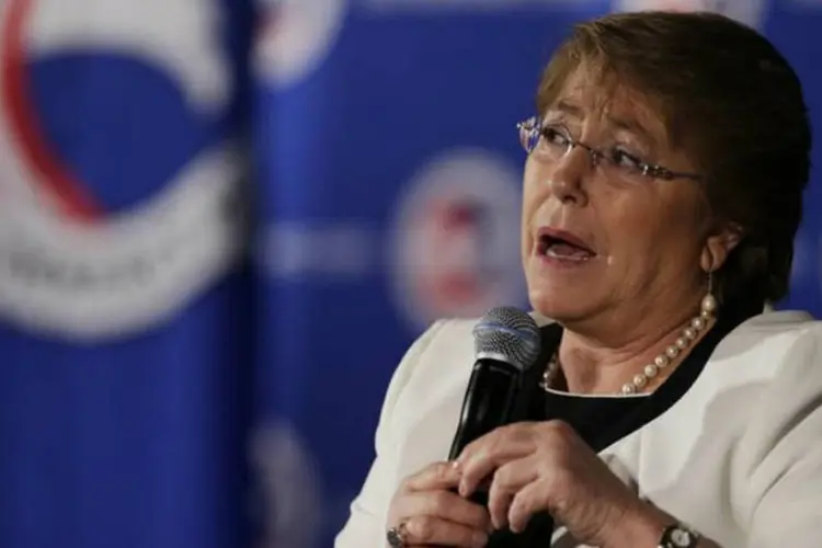 
	A presidente do Chile, Michelle Bachelet: a compensa&ccedil;&atilde;o ser&aacute; no valor de 1 milh&atilde;o de pesos para todas as pessoas qualificadas nas listas elaboradas pelo trabalho da Comiss&atilde;o de Pris&atilde;o Pol&iacute;tica e Tortura
 (Gary Cameron/Reuters)