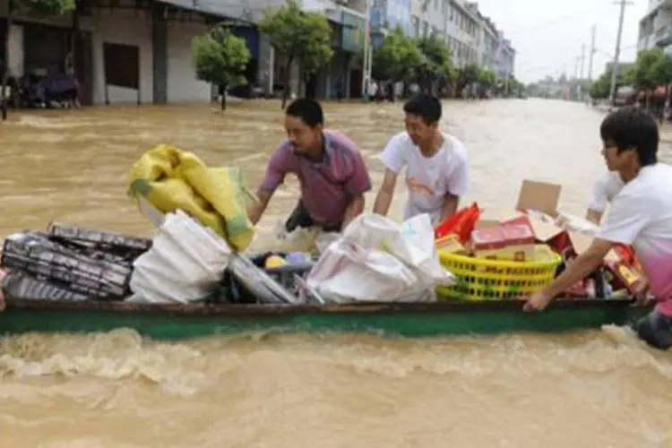 Segundo o governo chinês, em junho 279 pessoas morreram em consequência de catástrofes naturais (AFP)
