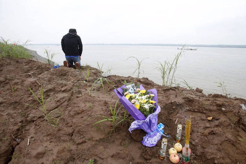 Número de mortos em naufrágio na China supera 400