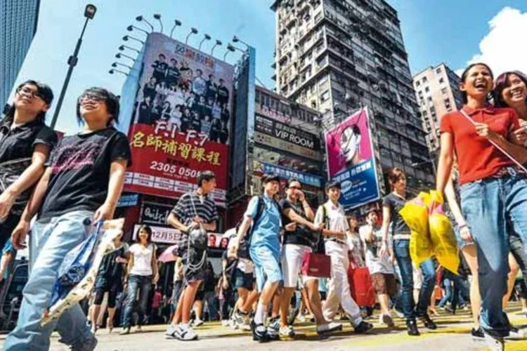 Serviços na China: pesquisa junto a empresas principalmente de médio e pequeno portes mostrou que a atividade chegou ao menor nível desde setembro de 2016 (MIKE CLARKE/AFP PHOTO/AFP)
