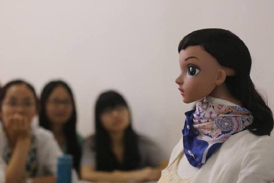Universidade chinesa realiza 1ª aula ministrada por um robô