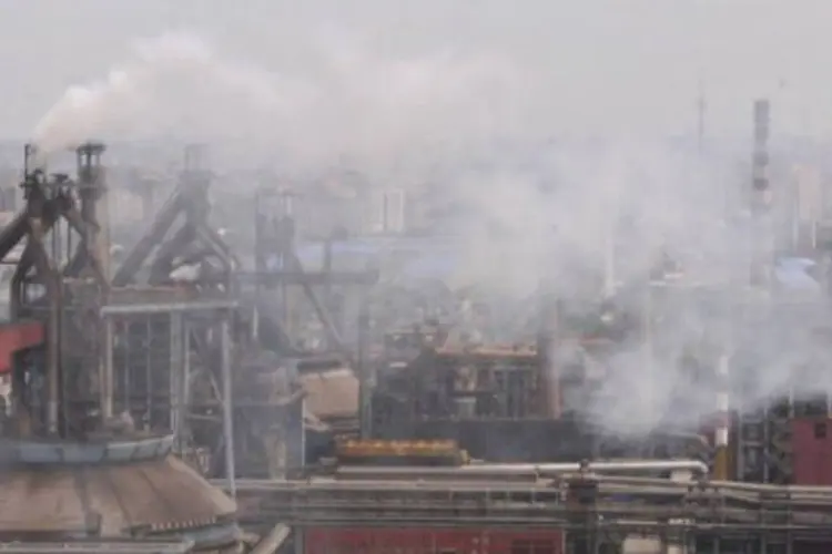 Emissão de gases em fábrica chinesa: país asiático quer dinheiro dos desenvolvidos (.)