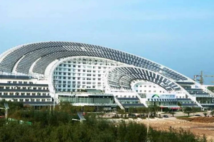 Solar Powered Office Complex (Divulgação)