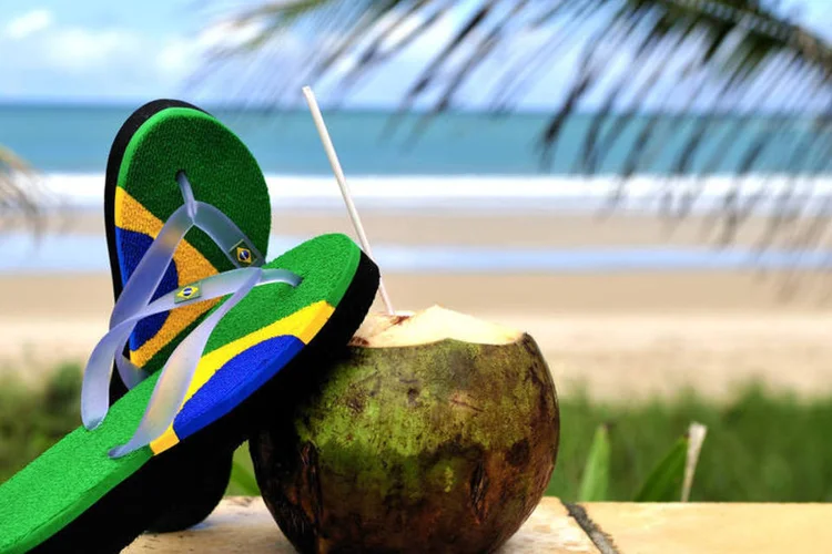 
	Chinelo, coco e praia: Pesquisas mostram aumento das inten&ccedil;&otilde;es de viagens pelo Brasil e da busca por alugu&eacute;is por temporada
 (Thinkstock/Christophe Schmid)