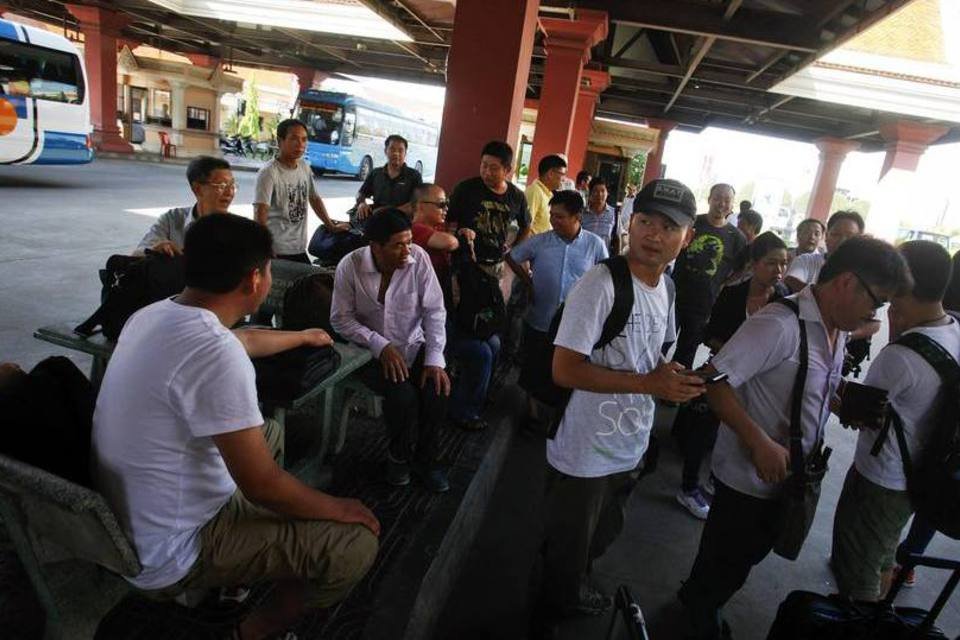 Centenas de chineses fogem do Vietnã e entram no Camboja