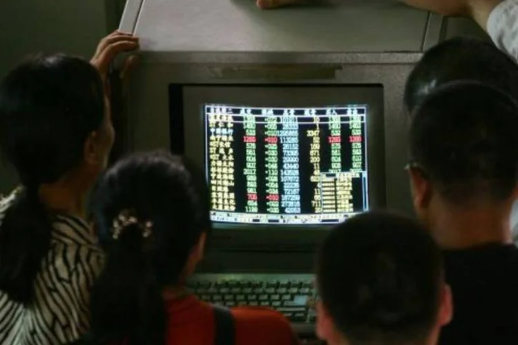Em países vizinhos tecnologicamente mais avançados - Japão e Coreia do Sul - a penetração da internet é de mais de 70%, maior do que na China (China Photos/Getty Images)