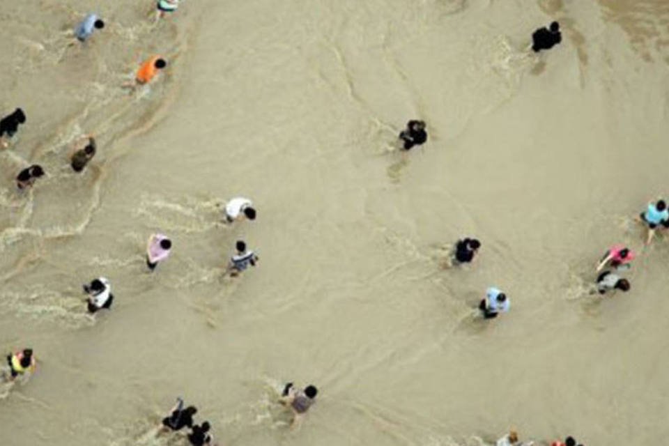 China emite alerta de inundação pelo tufão "Nesat"