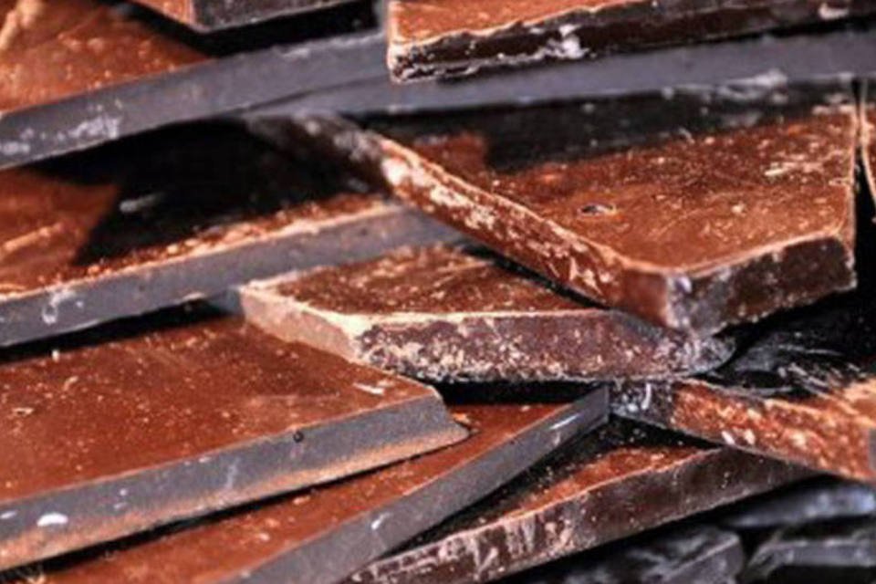 Estudo indica que chocolate preto reduz risco de infarto